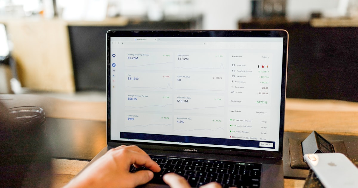 Studi Kasus AutoKonten: Hemat Biaya, ROI WordPress Naik